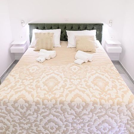 Luxury Rooms Green And Gold Split Buitenkant foto