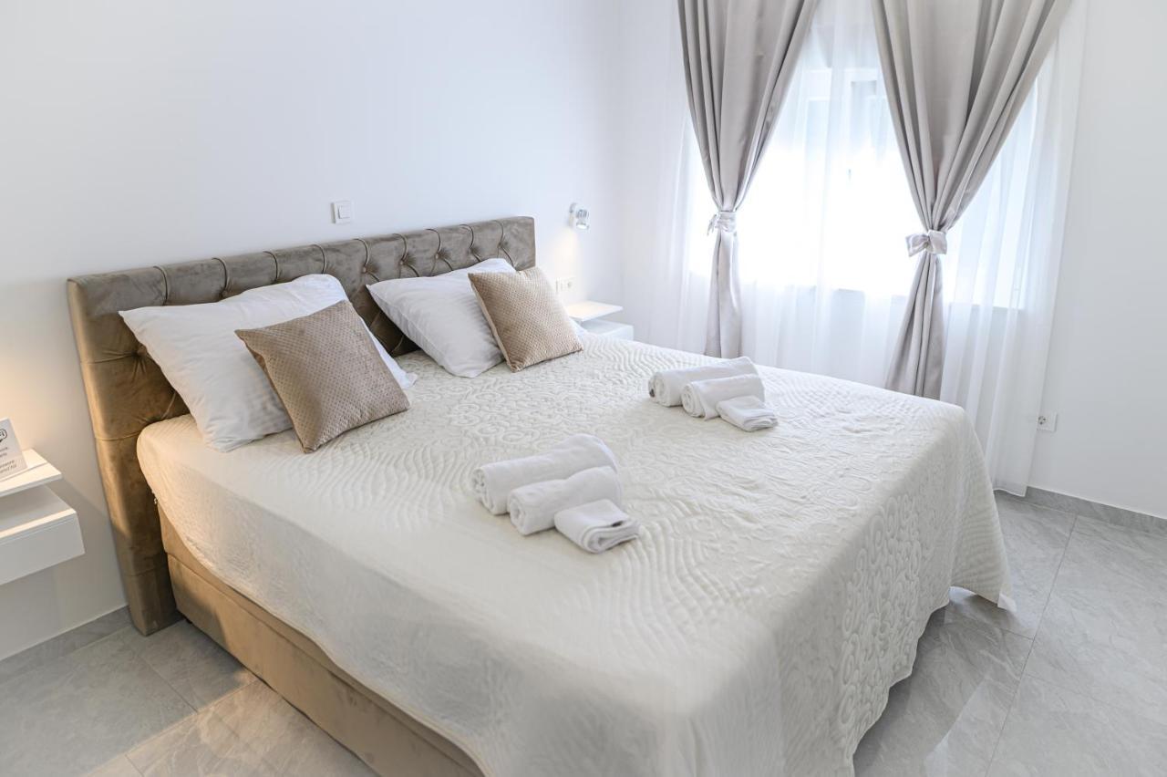 Luxury Rooms Green And Gold Split Buitenkant foto